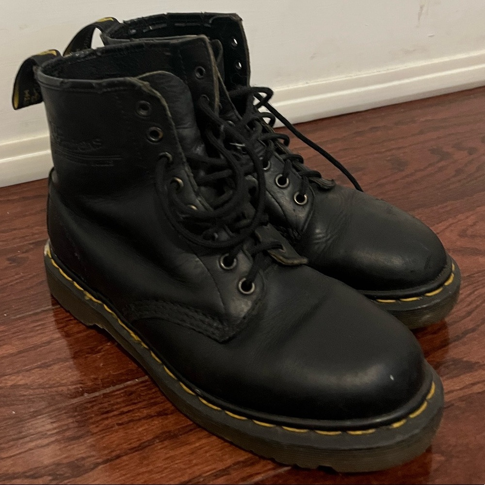 SOLD!! | VINTAGE BLACK DOC MARTEN BOOTS